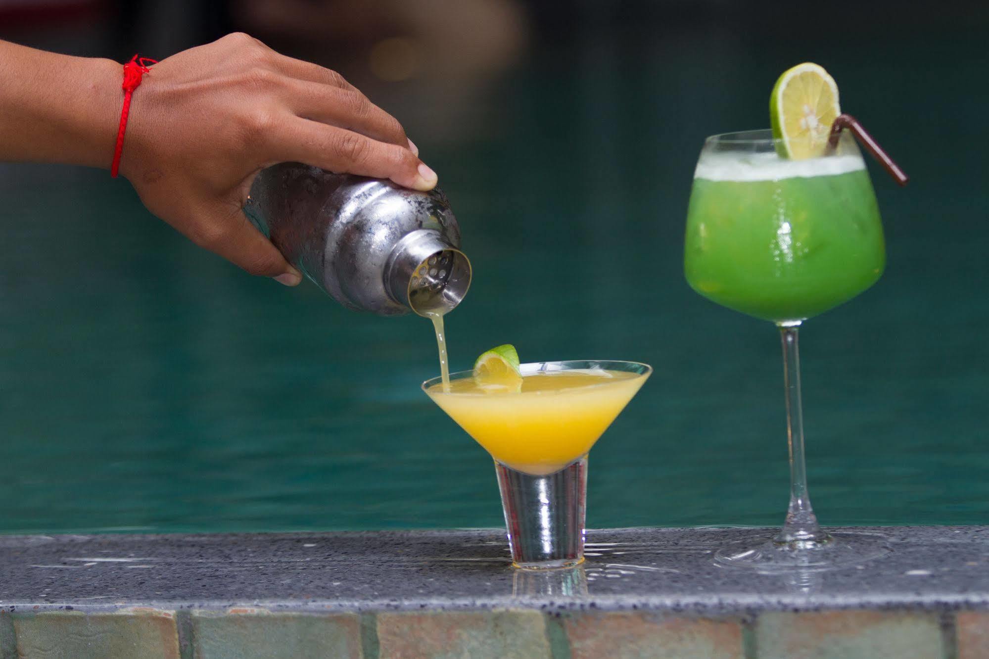 Hotel Records Phnom Penh Ngoại thất bức ảnh