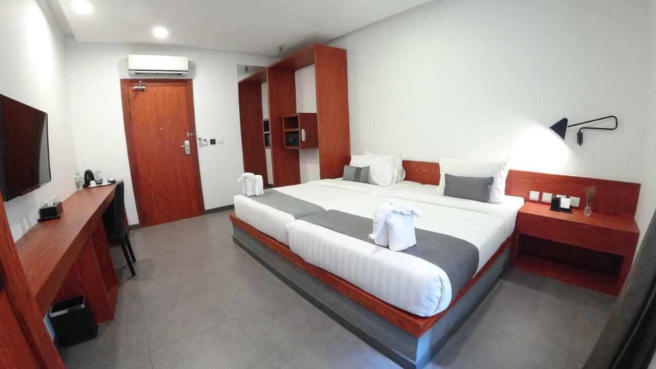 Hotel Records Phnom Penh Ngoại thất bức ảnh