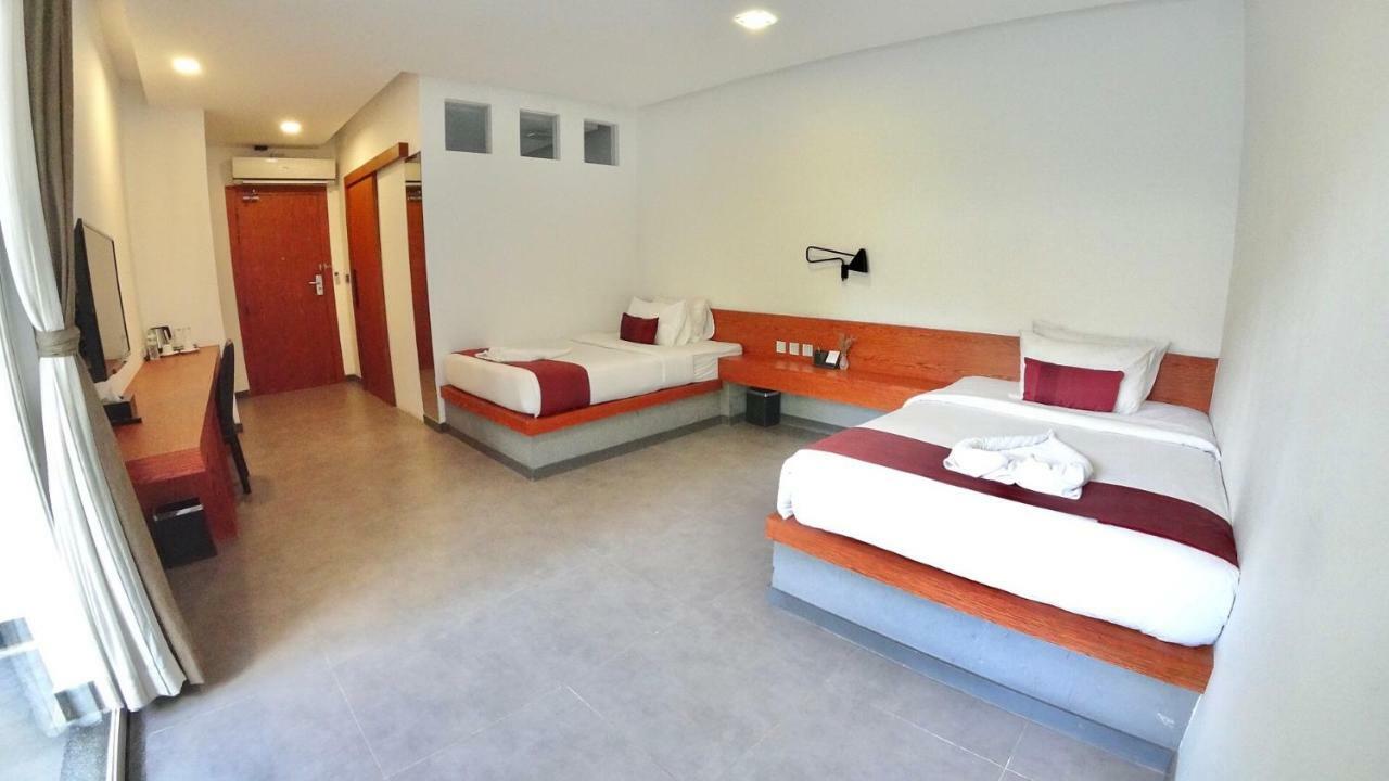 Hotel Records Phnom Penh Ngoại thất bức ảnh