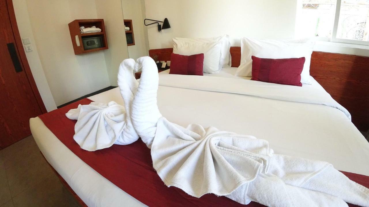 Hotel Records Phnom Penh Ngoại thất bức ảnh