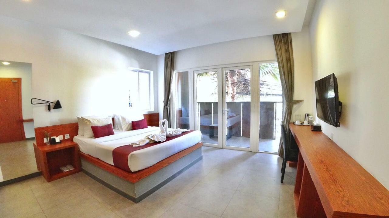 Hotel Records Phnom Penh Ngoại thất bức ảnh