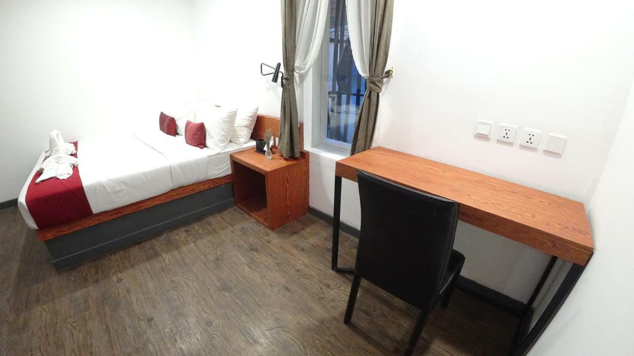 Hotel Records Phnom Penh Ngoại thất bức ảnh