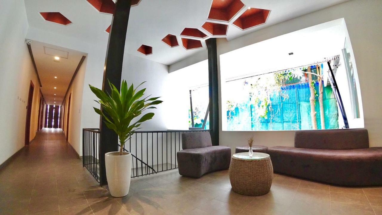 Hotel Records Phnom Penh Ngoại thất bức ảnh