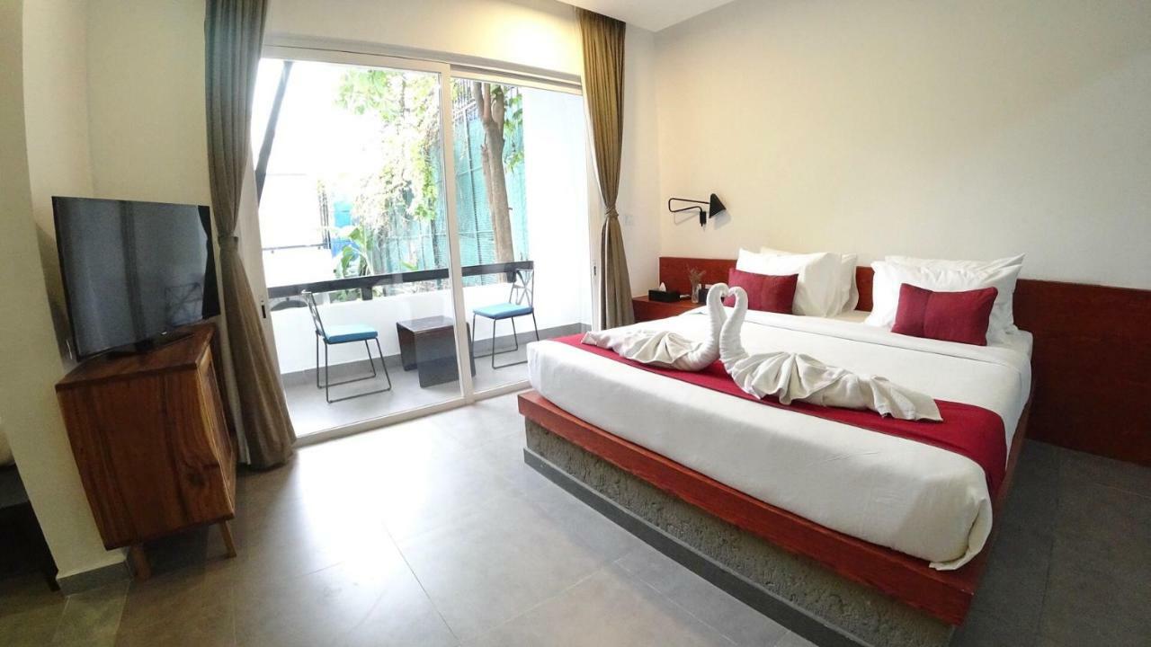 Hotel Records Phnom Penh Ngoại thất bức ảnh