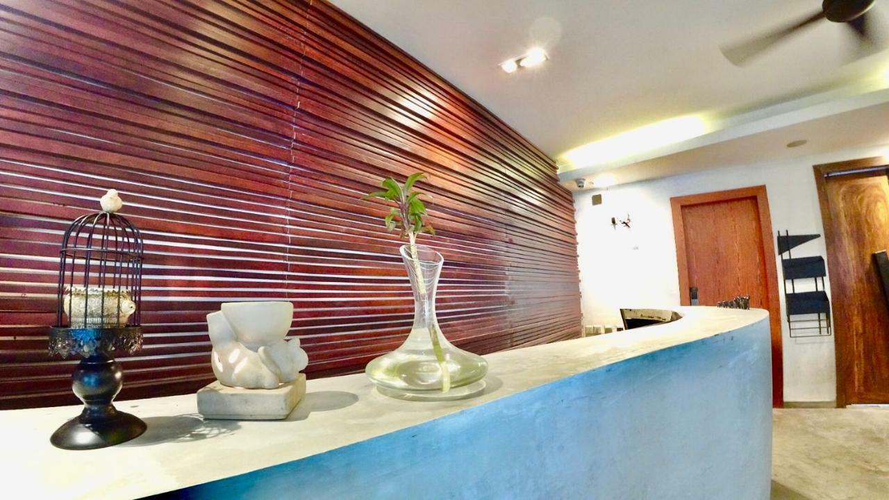 Hotel Records Phnom Penh Ngoại thất bức ảnh