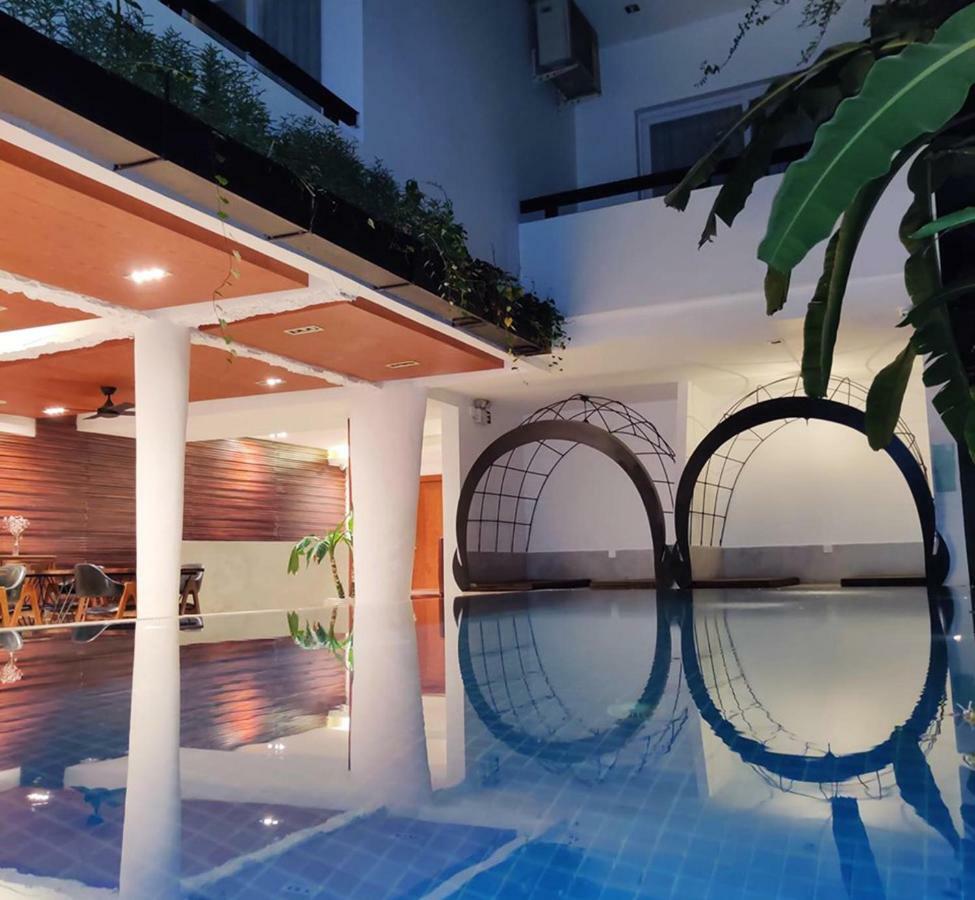 Hotel Records Phnom Penh Ngoại thất bức ảnh